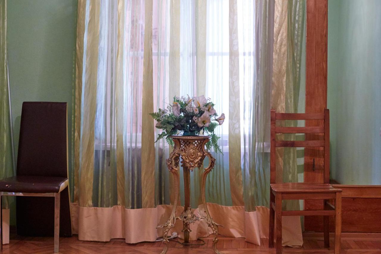 ホテル Dream House In The Center Of ティビリシ エクステリア 写真